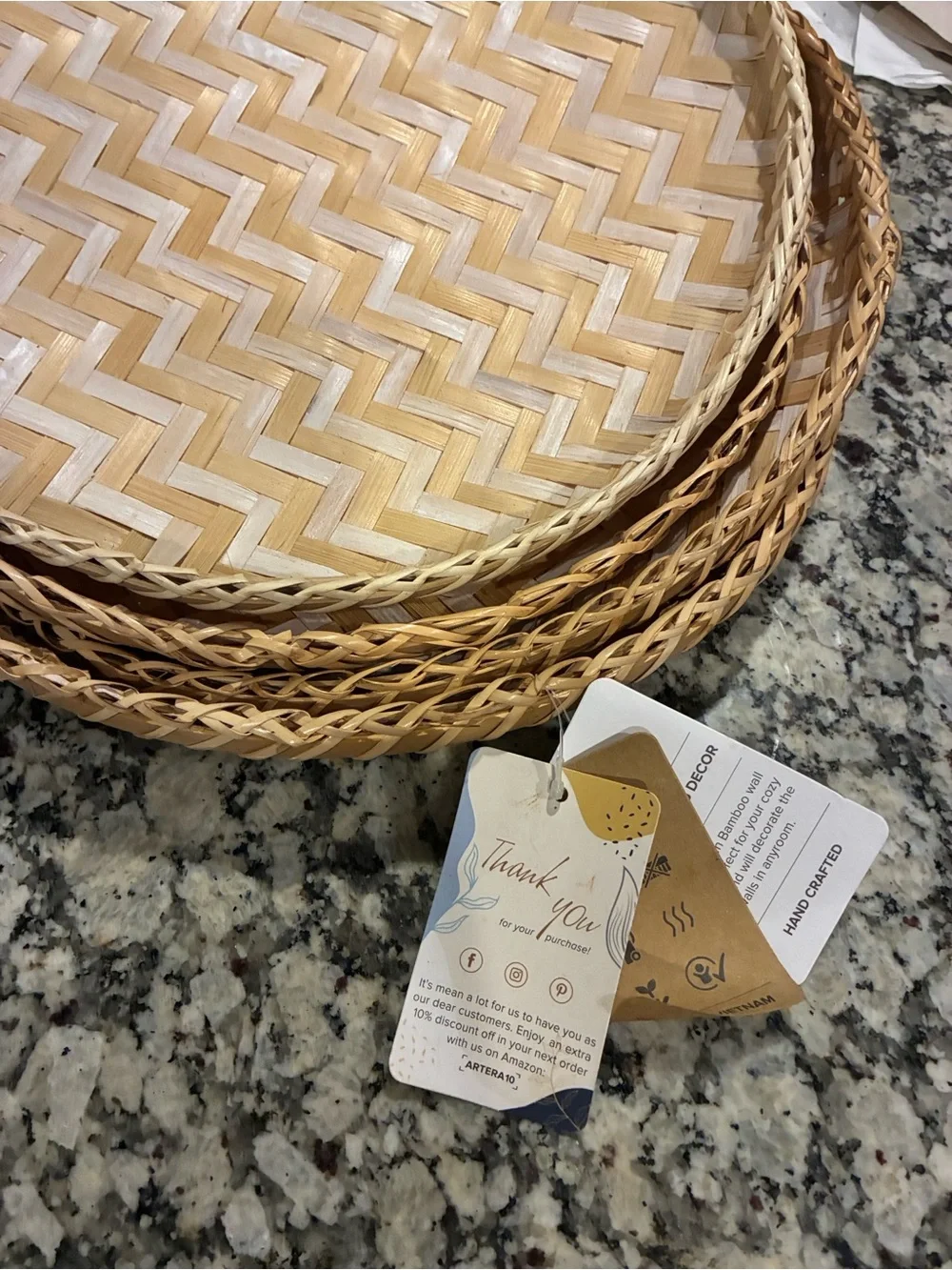 N/A handwoven round
